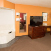 Отель HomeTown Inn & Suites, фото 22