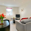Отель Trinity Court - Central Windsor Modern 1 Bed Flat, with Gated Parking., фото 2