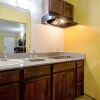 Отель Economy Inn & Suites, фото 20