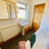 Отель Spacious Victorian family Town House, sleeps 6, near York Centre, фото 19