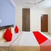 Отель OYO 61001 Hotel AK Residency в Нойде