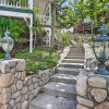 Отель Ornate Lake Arrowhead Home With Deck, фото 20
