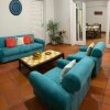 Отель Casa para 12 con garaje, jardín y quincho в Асунсьоне