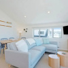 Отель Lyall Bay Parade Apartment, фото 10