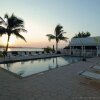 Отель Tradewinds Beach Resort, фото 3