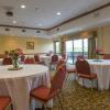 Отель Holiday Inn Express And Suites Lexington Nw The Vi, фото 6