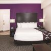 Отель La Quinta Inn & Suites by Wyndham Las Vegas Summerlin Tech, фото 10
