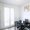 Отель Appartement de 4 chambres à Clichy - B4 в Клишах