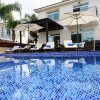 Отель Beach Front Bella Vista - Superb Villa 10 Min Walk To Fig Tree Bay в Протарасе