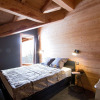 Отель Luxury apartment with a hot tub in the heart of Huez Village, фото 3