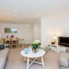 Отель Modern Mews House with Free Parking | By Huluki Sussex Stays, фото 8