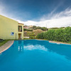 Отель Charming Small Villa Sleeps 4 no Pool, фото 15