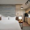 Отель TownePlace Suites by Marriott Oshkosh, фото 6