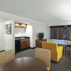 Отель La Quinta Inn & Suites by Wyndham Lubbock West Medical Centr, фото 6