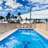 Отель Ocean View W/pool - Across From Kalama Beach 2 Bedroom Condo, фото 17
