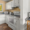 Отель Bolton Condo 3 Bedroom Condo by RedAwning, фото 12