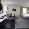 Отель Candlewood Suites Newark South - University Area, an IHG Hotel, фото 6