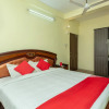Отель OYO Flagship 22408 Apple Tree Residency, фото 11
