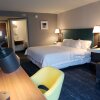 Отель Hampton Inn & Suites Newtown, фото 16