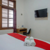 Отель RedDoorz near Kawasan Simpang Lima Area, фото 8