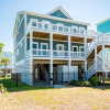 Отель Pier Walker by Oak Island Accommodations, фото 26