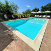 Отель Spoleto Splashwhole Private Villagesleeps 20Discounted May June Sept Oct 4, фото 3