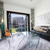 Отель One-Bedroom In Loft Viaduct, фото 9