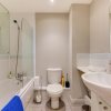 Отель Comfortable ground floor flat sleeps up to 4 with private parking by Sussex Short Lets, фото 13