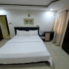 Отель Stylish and Spacious 3bed Flat Shortlet Apartment, фото 3