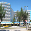 Отель Central Flat, 130m From the Beach With Shared Pool, фото 1