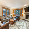 Отель Red Hawk Townhomes by Summit County Mountain Retreats, фото 36