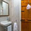 Отель Charming 3-bed House in Halifax w/ Private Garden, фото 15
