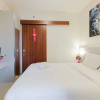 Отель Minimalist And Stylish 1br Grand Kamala Lagoon Apartment, фото 3