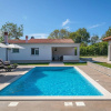 Отель Detached Holiday Home With Swimming Pool, Near the Beach, фото 25