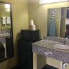 Отель Econo Lodge Inn & Suites I-64 & US 13, фото 21