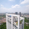 Отель Homey 3Br With Private Lift At Grand Sungkono Lagoon Apartment, фото 1