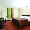Отель Red Roof Inn & Suites Beaumont, фото 4