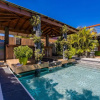 Отель Private Retreat w 5 BR Spa Pool Jacuzzi, фото 1