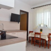 Отель Lovely 1-bedroom Apartment Venilia Rudin, фото 11