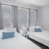 Отель Impressive Cozy Historic 3BR Apt Near Downtown, фото 14
