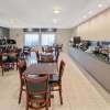 Отель La Quinta Inn & Suites by Wyndham Mercedes Outlet Mall, фото 27