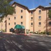Отель Guest Inn & Suites - Midtown Medical Center, фото 15
