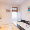 Отель Fabulous 4 Bed House With Garden in Fulham, фото 9