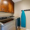Отель OldTown Lux 4BR/3BA HeatedPool+HotTub+GameRoom/14 by RedAwning, фото 6