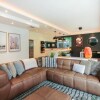 Отель Spacious 2 Bedroom Apartment In Ascot With Large Private Garden в Брисбене