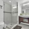 Отель Gorgeous Spacious 2bed Bayview Apartment, фото 9