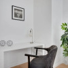 Отель Sanders Fields - Chic 3-bdr Townhouse w Terrace, фото 9