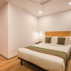 Отель Oyo Townhouse 444 Heera Holiday Inn, фото 7