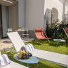 Отель Luxury Suite with Garden and Jacuzzi, фото 9