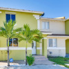 Отель Opa-locka Townhome, 15 Mi to Miami Beach!, фото 1